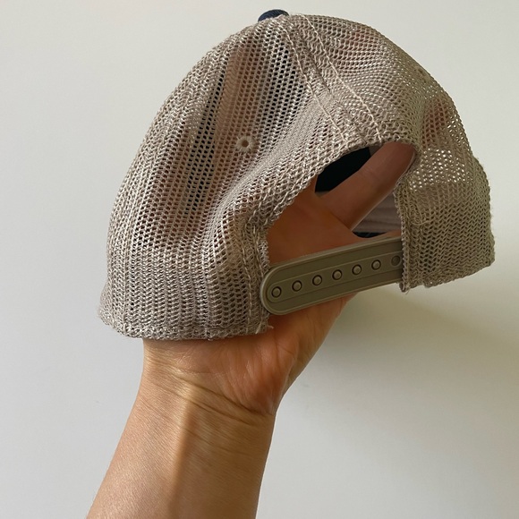 Sports team trucker hat - Picture 3 of 10